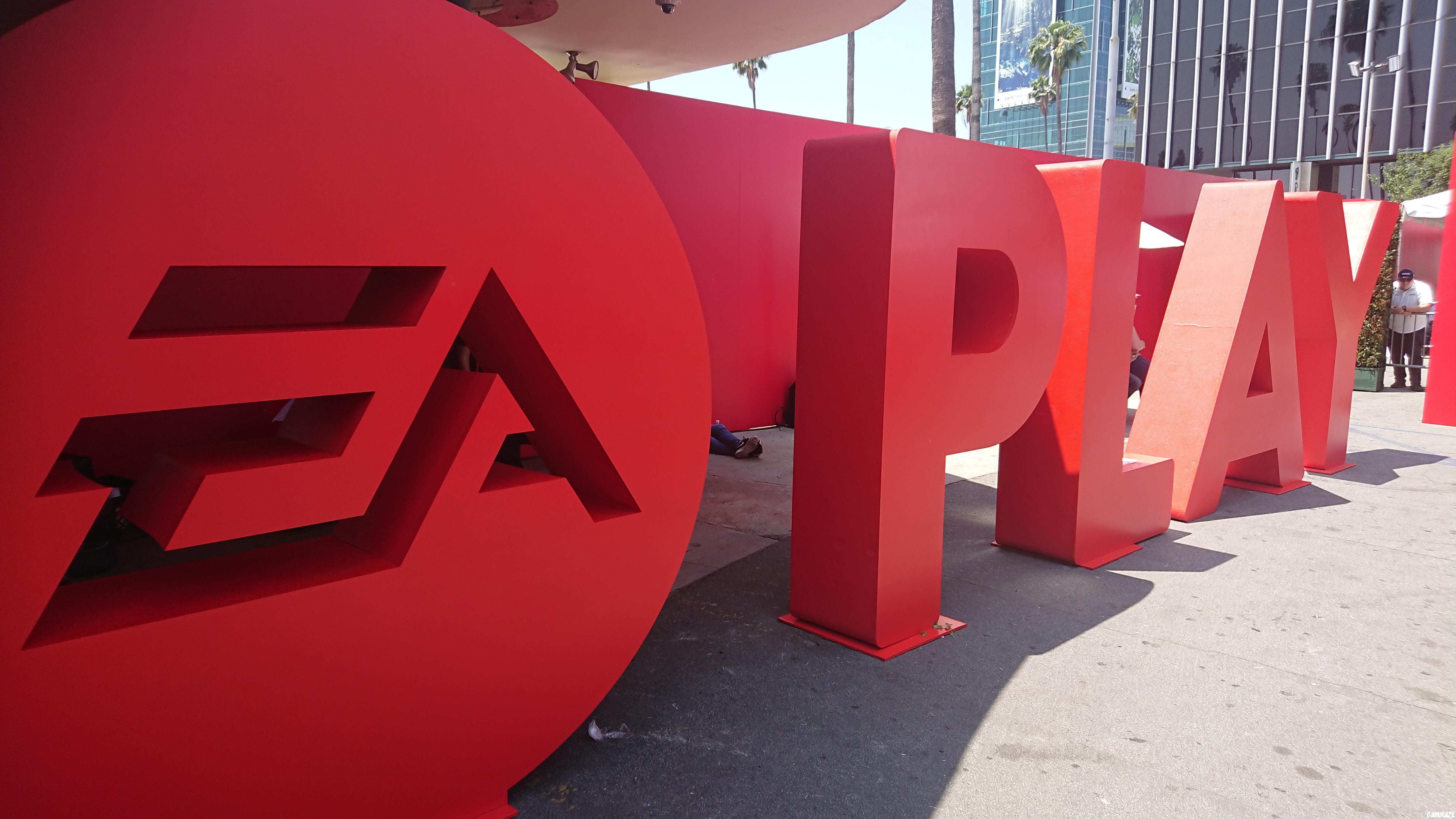 E3